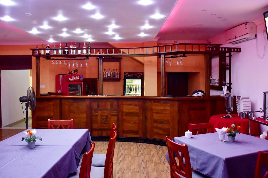 Euro Star Hotel Katunayaka Buitenkant foto