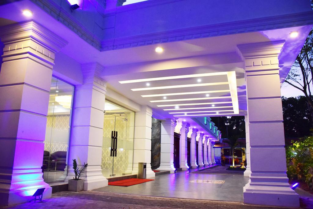 Euro Star Hotel Katunayaka Buitenkant foto