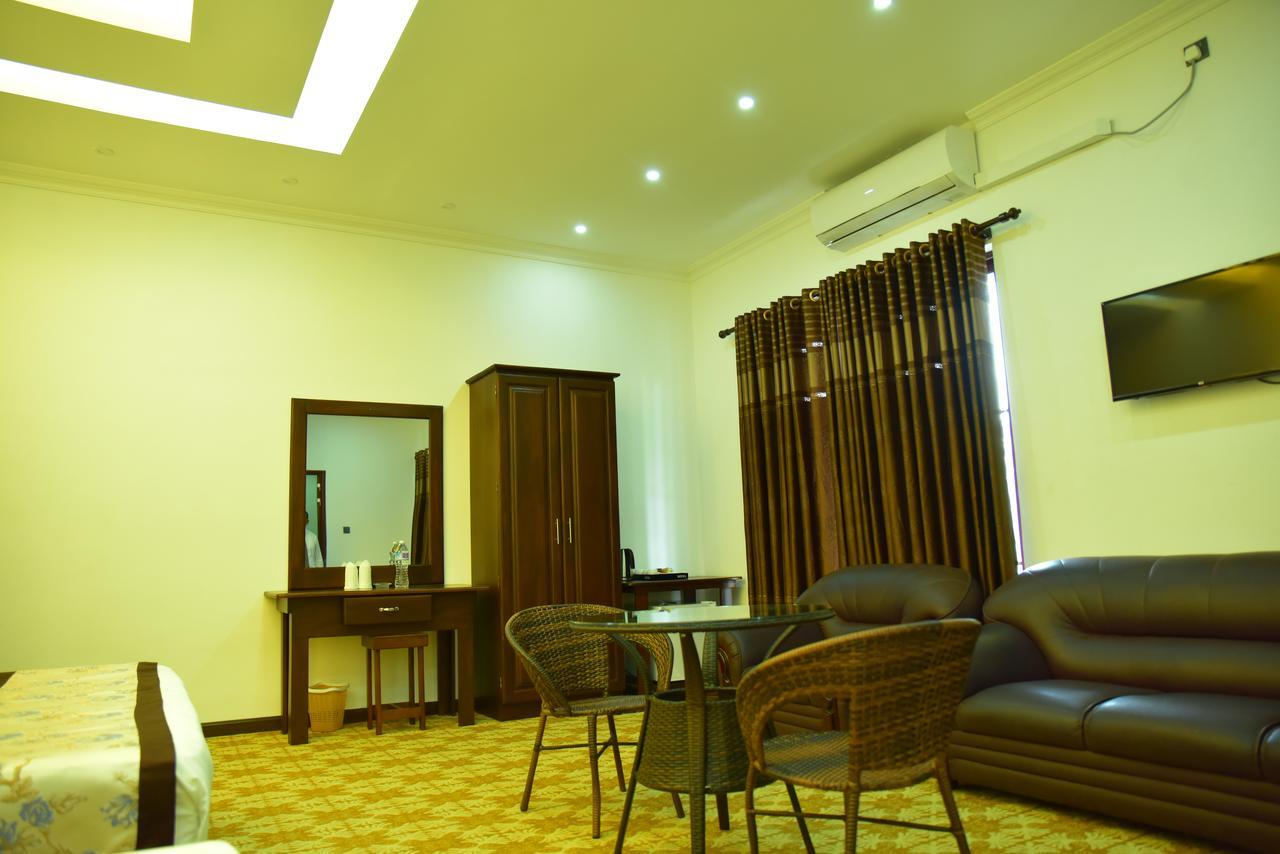 Euro Star Hotel Katunayaka Buitenkant foto