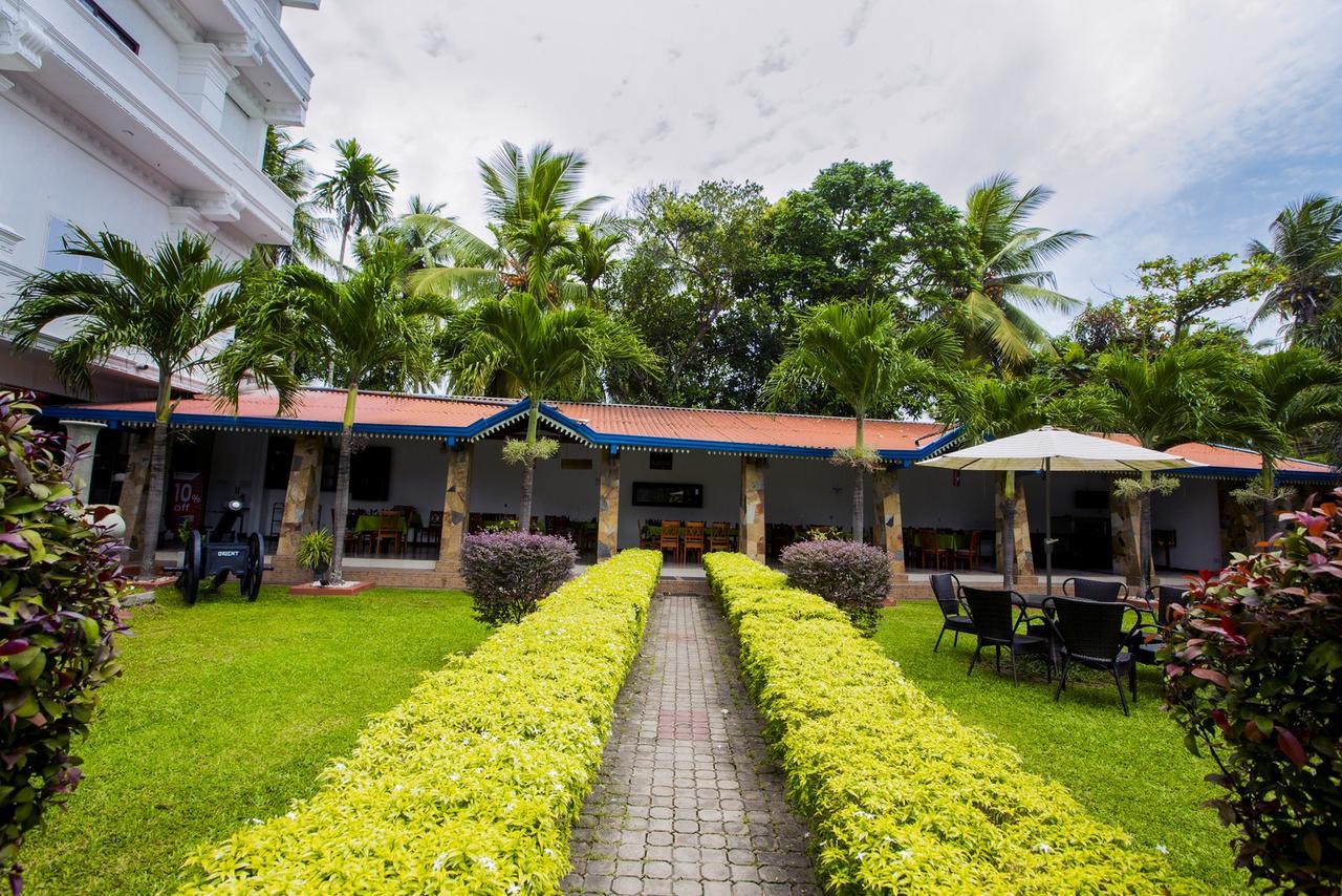 Euro Star Hotel Katunayaka Buitenkant foto