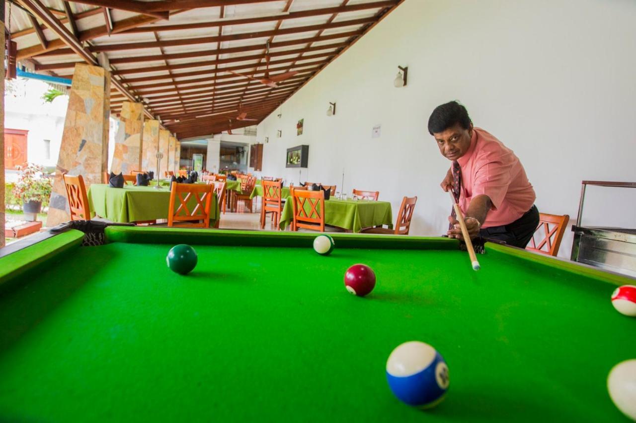 Euro Star Hotel Katunayaka Buitenkant foto