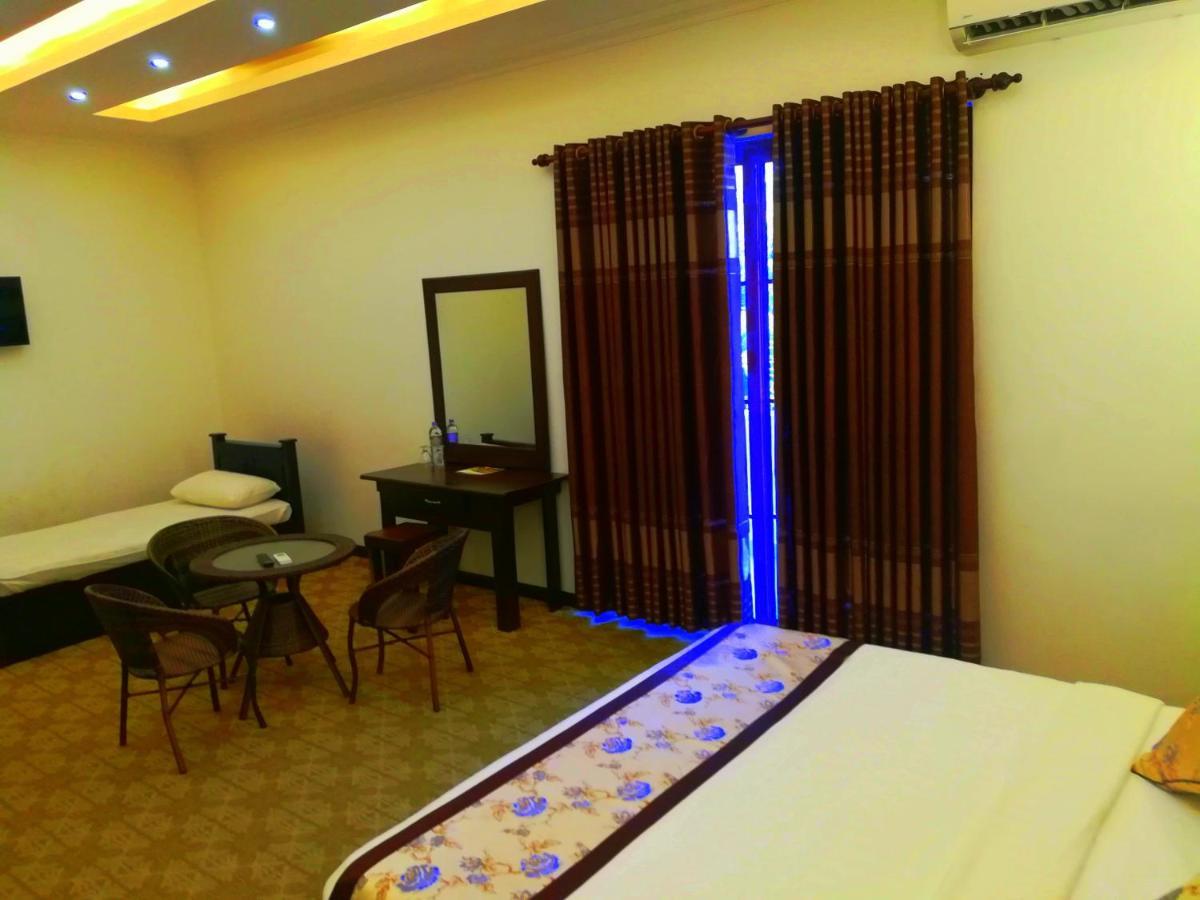 Euro Star Hotel Katunayaka Buitenkant foto